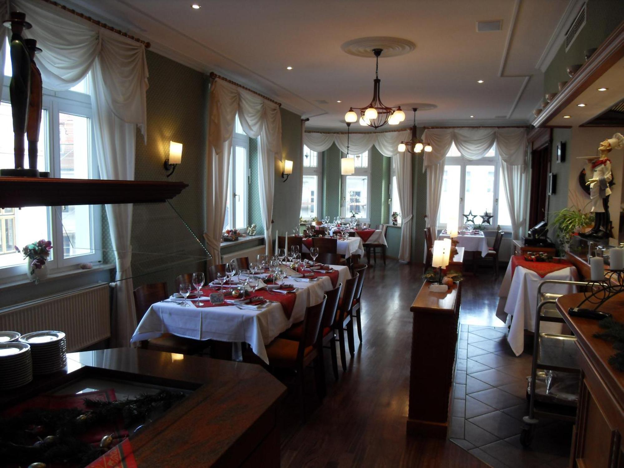 Hotel Fuersteneck Бернбург Екстериор снимка