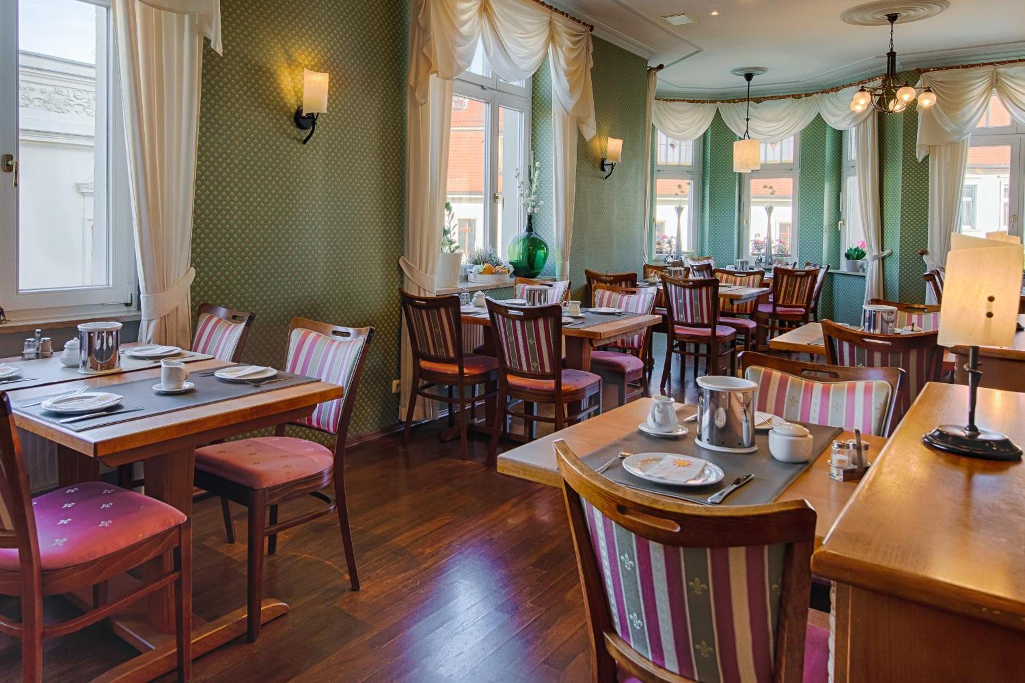 Hotel Fuersteneck Бернбург Екстериор снимка