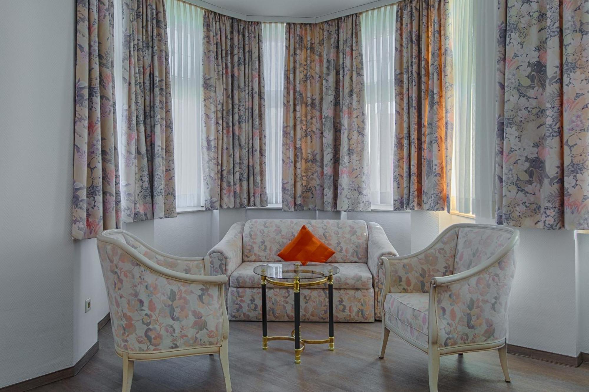 Hotel Fuersteneck Бернбург Екстериор снимка