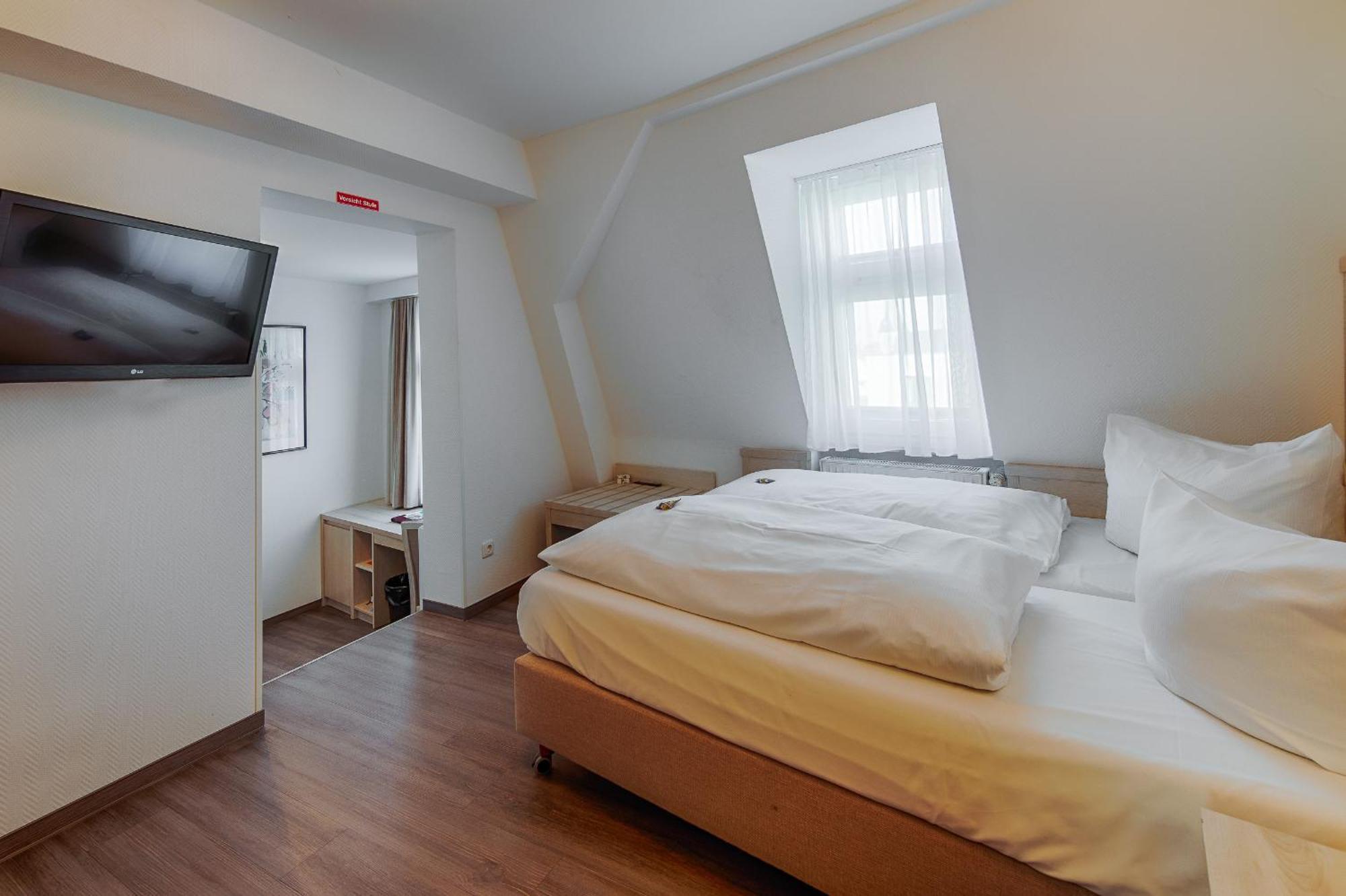 Hotel Fuersteneck Бернбург Екстериор снимка