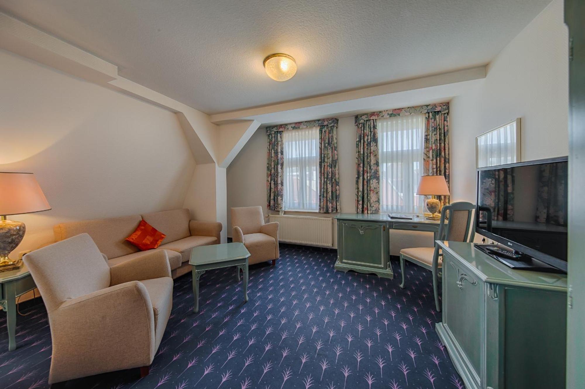Hotel Fuersteneck Бернбург Екстериор снимка