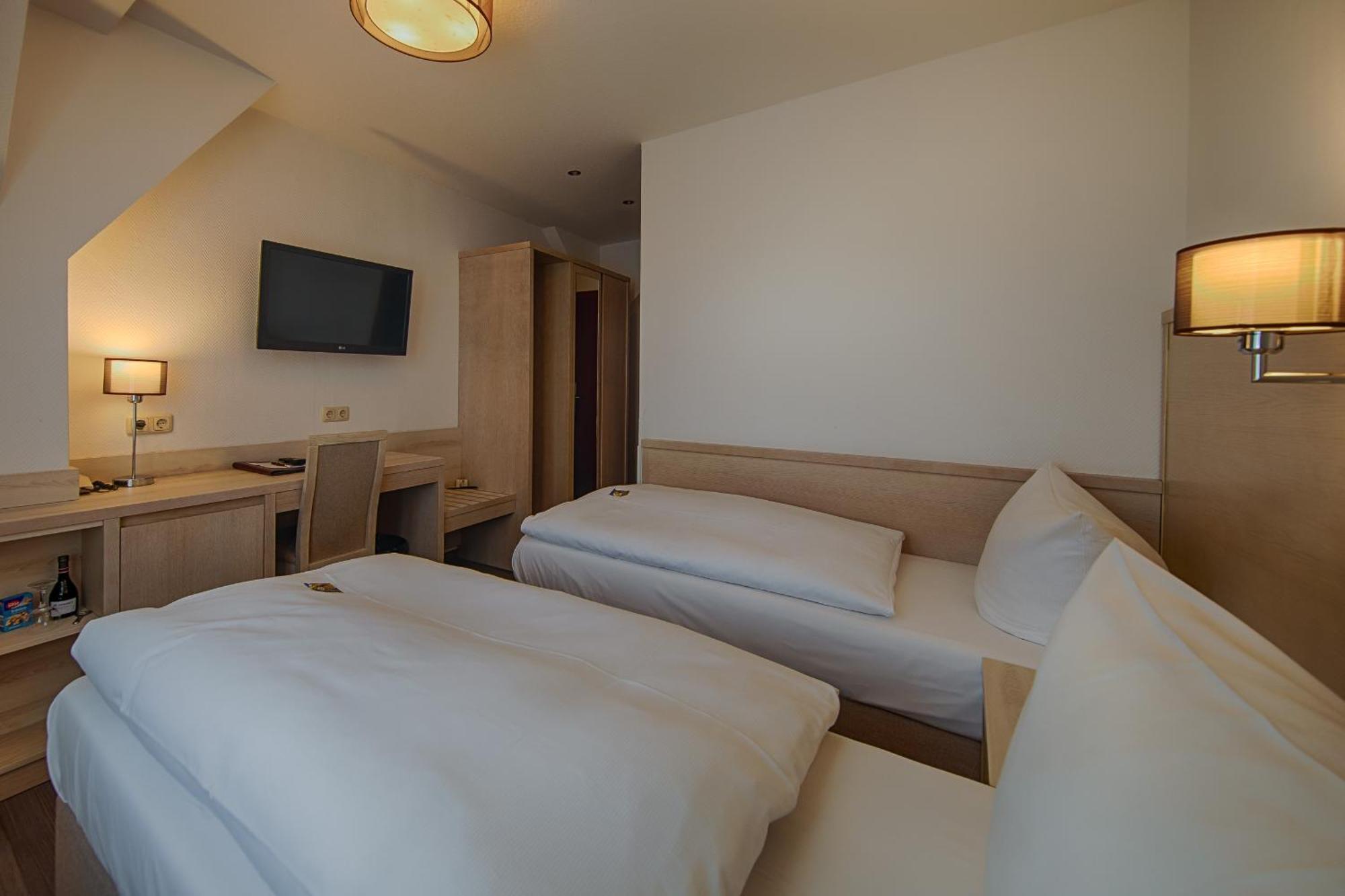 Hotel Fuersteneck Бернбург Екстериор снимка