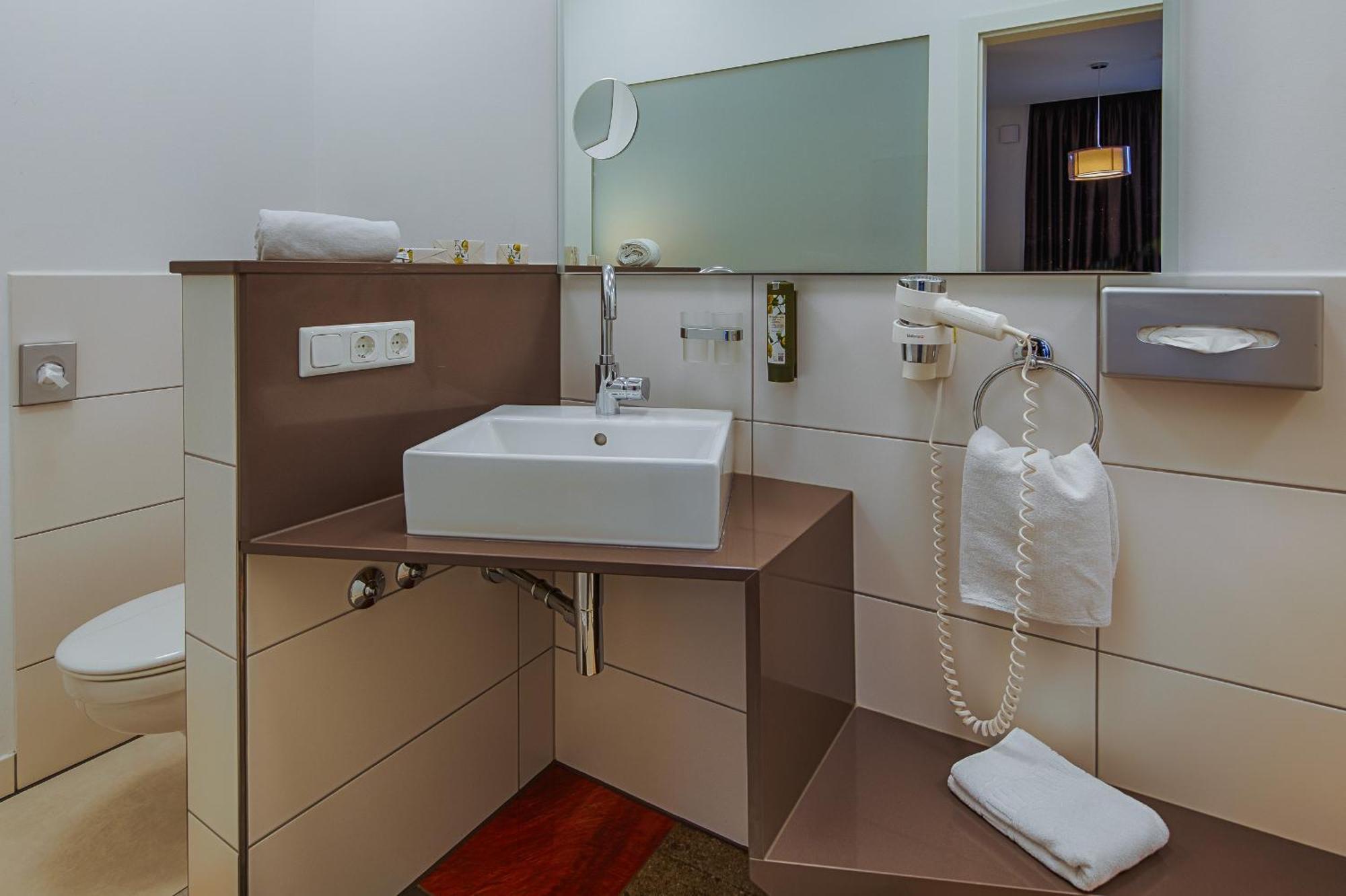 Hotel Fuersteneck Бернбург Екстериор снимка