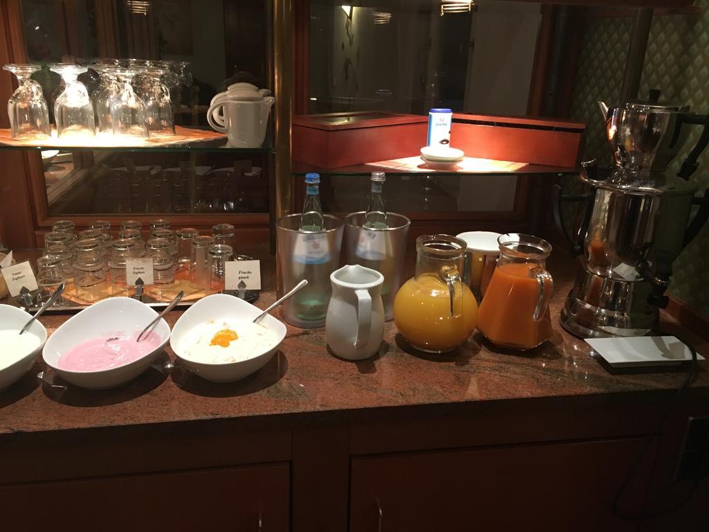 Hotel Fuersteneck Бернбург Екстериор снимка