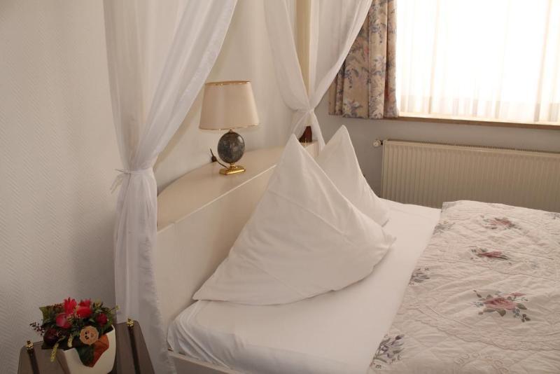 Hotel Fuersteneck Бернбург Екстериор снимка