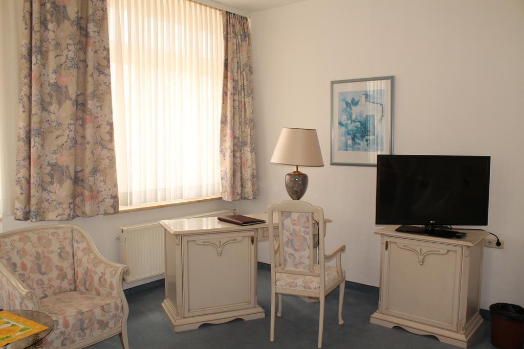 Hotel Fuersteneck Бернбург Екстериор снимка