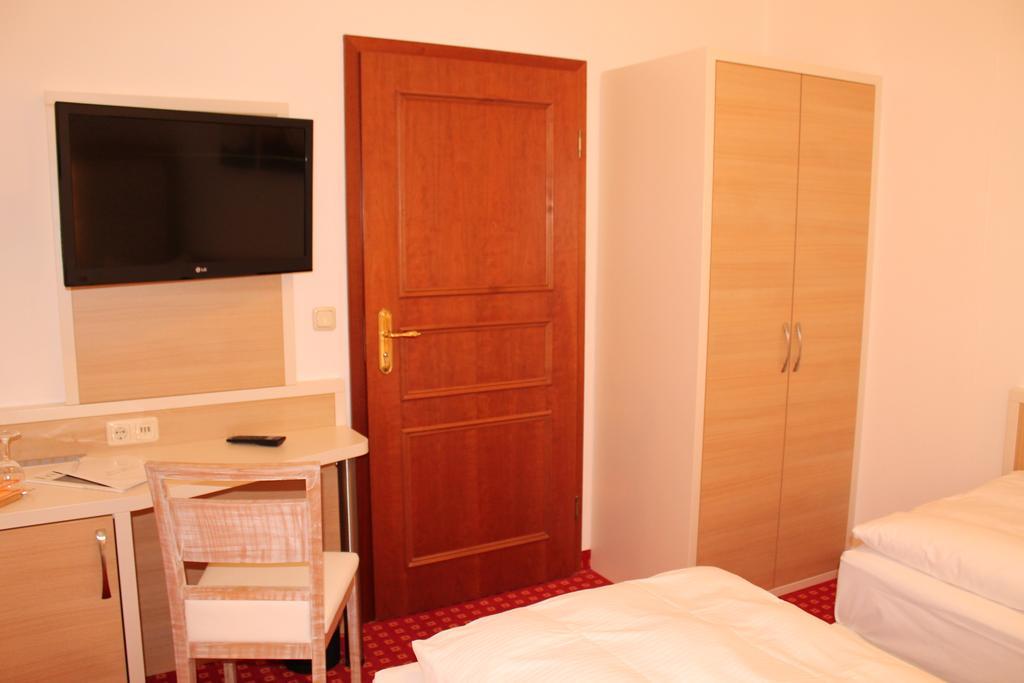 Hotel Fuersteneck Бернбург Екстериор снимка
