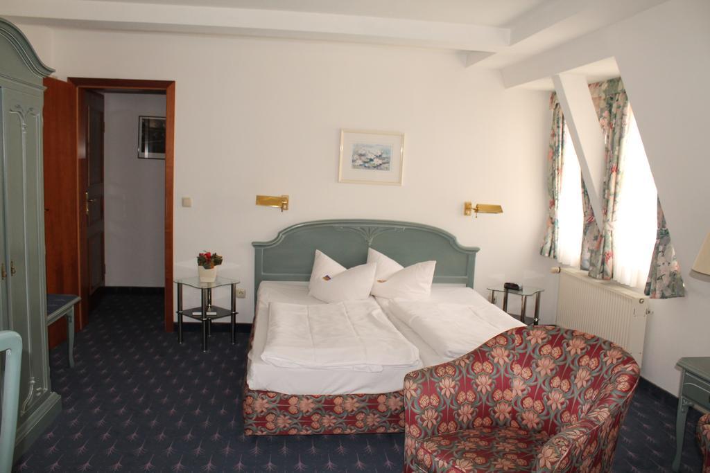 Hotel Fuersteneck Бернбург Екстериор снимка