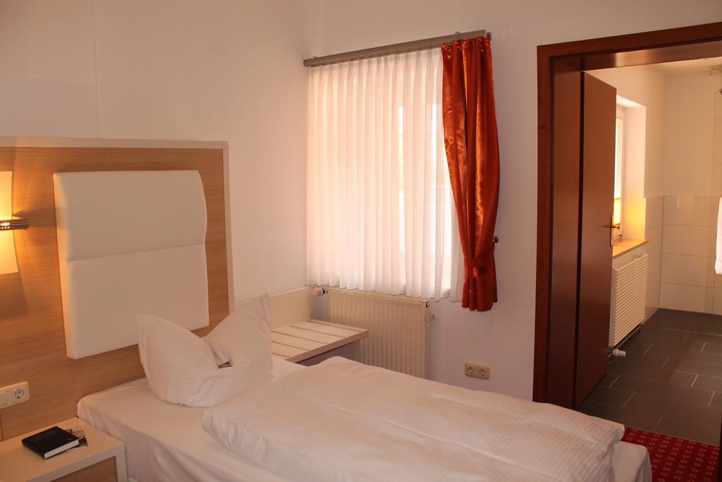 Hotel Fuersteneck Бернбург Екстериор снимка