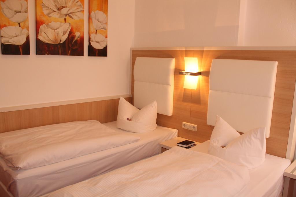Hotel Fuersteneck Бернбург Екстериор снимка