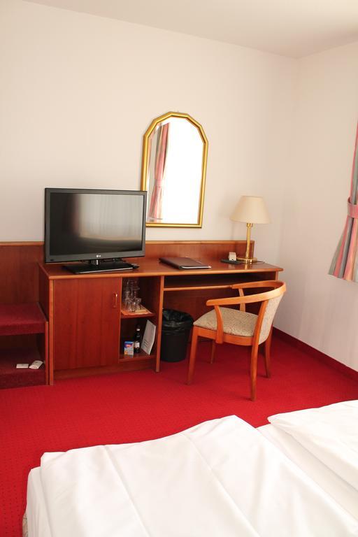 Hotel Fuersteneck Бернбург Екстериор снимка